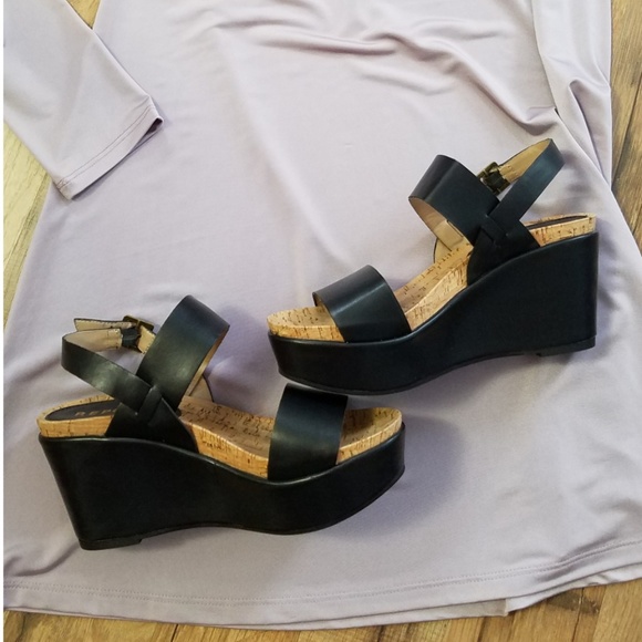 Report Signature Shoes - NWOT - BLACK LEATHER WEDGES